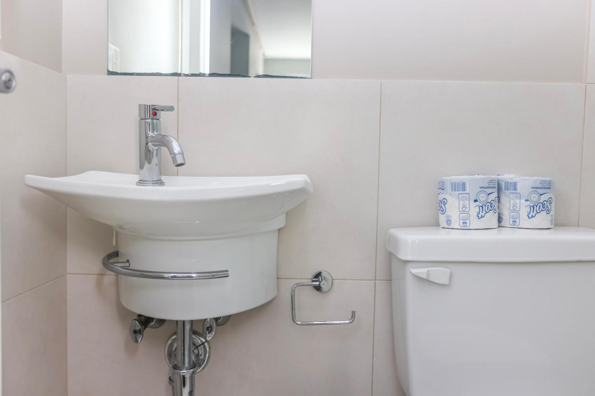 Stylish Studio On Newbury St #3 Бостън Екстериор снимка