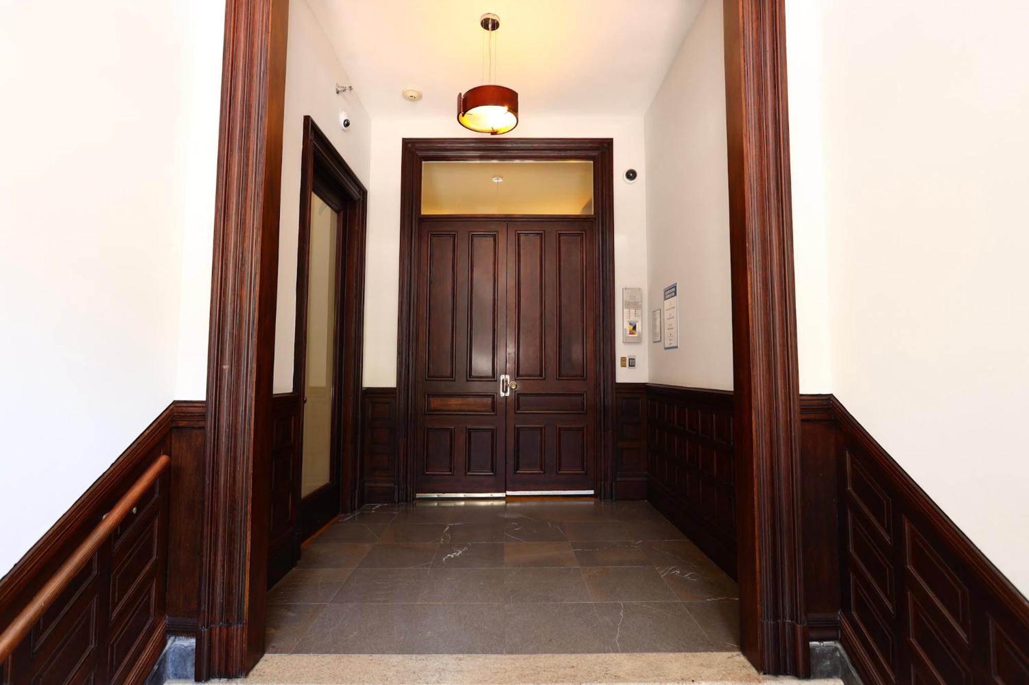 Stylish Studio On Newbury St #3 Бостън Екстериор снимка